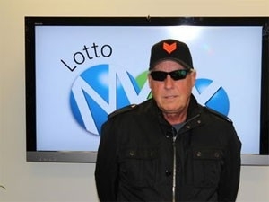 O canadense Tom Crist aps ganhar US$ 40 milhes em loteria local