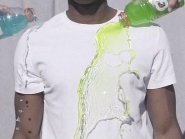 Camiseta  feita  base de dixido de silcio