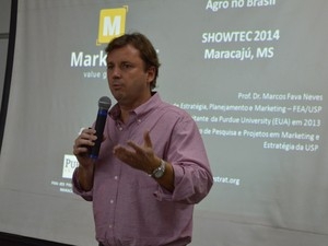 Pesquisador Marcos Fava Neves durante palestra no Showtec