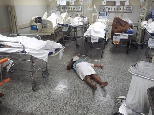 Pacientes so atendidos no cho no Hospital Salgado Filho Cremerj