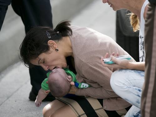 Pamela Rauseo faz respirao boca a boca para salvar beb