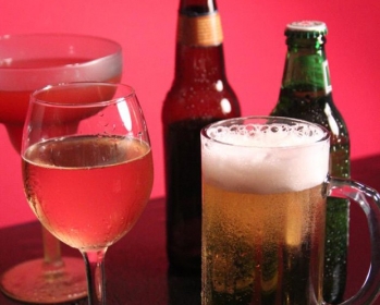 Estudo concluiu que bebida alcoólica pode provocar sete tipos de câncer (Foto: CDC/Debora Cartagena)