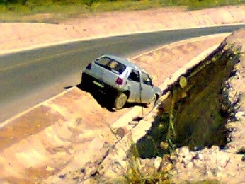 Carro est no local desde esse sbado (9)