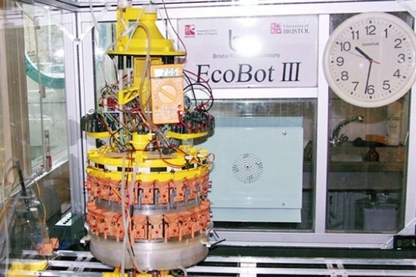 Este  o EcoBot III, o rob onde est sendo testado o combustvel oriundo dos humanos