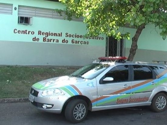 agentes amarrados e fuga em socioeducativo