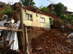 Chuva destruiu casa no bairro Jardim Natal, Juiz de Fora