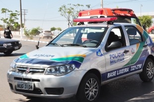 Policiais fizeram buscar na regio e localizaram o travesti acusado pelo cliente