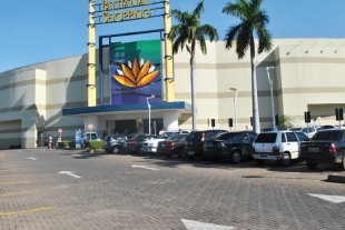 Pantanal Shopping Center: adolescentes caram do telhado, em 2011