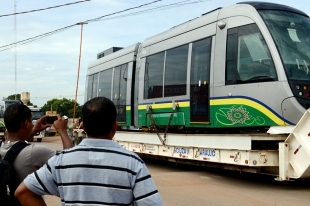 VLT: 13 carros j chegaram; Estado espera modal em testes durante a Copa