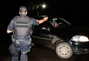 Policiais militares abordaram quase 15 mil veculos destes, 285 foram apreeendidos