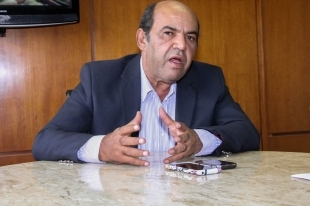 O presidente Jlio Pinheiro tenta cortar gastos da Cmara