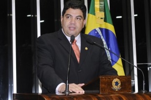 Cidinho Santos no far discurso aps ato de posse no Senador