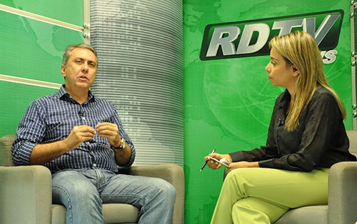 Ex-reitor da Unemat, Adriano Silva (PP), em entrevista  jornalista Talita Ormond, nesta 3, no RDTV
