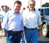 Blairo e Pivetta durante inspeo  obra na 338, em Lucas, em 2003