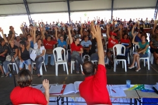 Aps interveno do Poder Judicirio, os professores da rede pblica municipal de ensino de Vrzea Grande encerraram greve