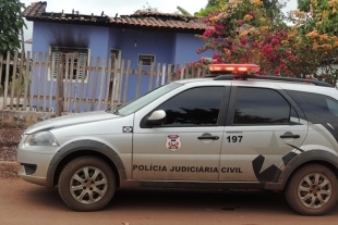 A casa onde o chacareiro foi encontrado carbonizado, em Jangada