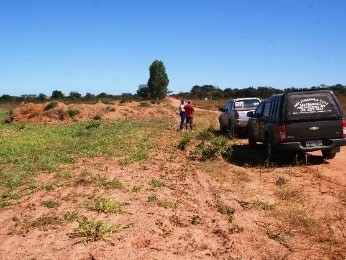 Corpo de adolescente foi encontrado por caminhoneiro na estrada (Foto: Moiss de Souza/ Paranatinga News)